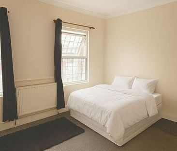 Room in a Shared House, Massive Double Room In Streatham, SW16 - Photo 2