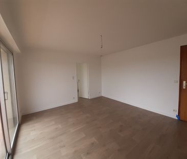 Location Appartement 2 pièces 37m² LA GUERCHE DE BRETAGNE 35130 - Photo 2