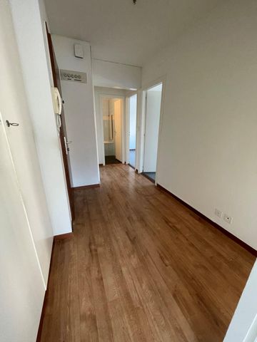 Appartement rénové de 3,5 pièces au 2ème étage - Foto 2