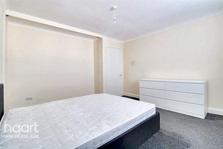 2 bedroom semi-detached house to rent - Photo 3