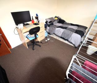 5 bedroom House in Hessle View, Leeds - Photo 5