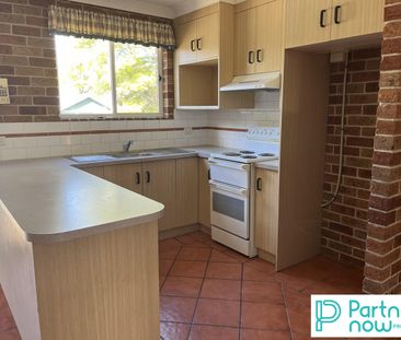 Three Bedroom Townhouse in East - Photo 3