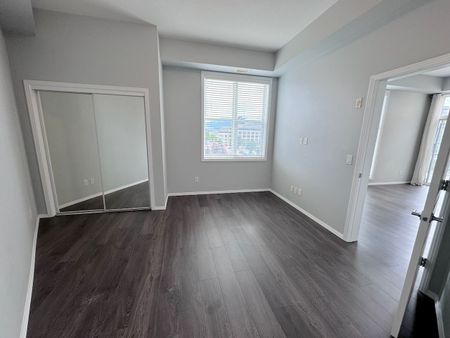 Avail. Dec 1st: Downtown – Top floor, 1 bedroom condo - Photo 5