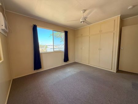 Walking Distance to Local Shops&comma; Sporting Clubs and Pubs - Photo 5