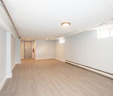 **SPACIOUS** 3 BEDROOM UNIT IN ST. CATHARINES!! - Photo 4