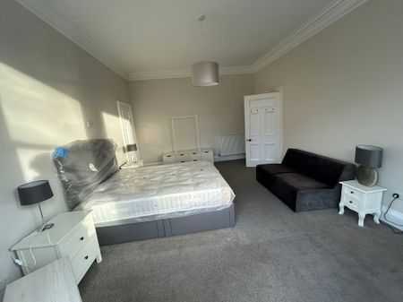3 bedroom apartment to rent - Photo 4