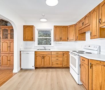 For Lease - 16 Ontoro Boulevard, Ajax, Ontario - Photo 1