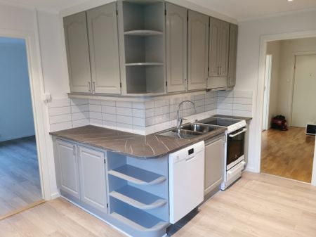 Ringvägen, Kinna - Photo 2