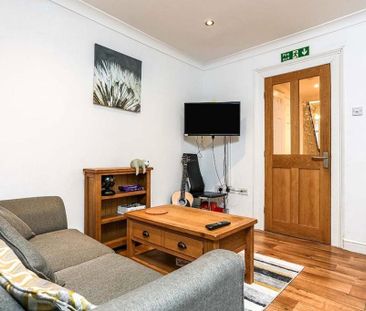 6 bedroom house to rent - Photo 1