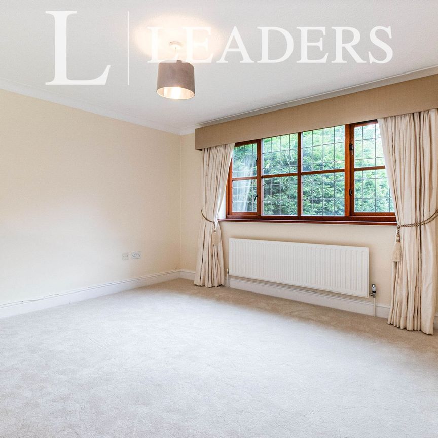 Castle Road, Weybridge, Surrey, KT13 - Photo 1