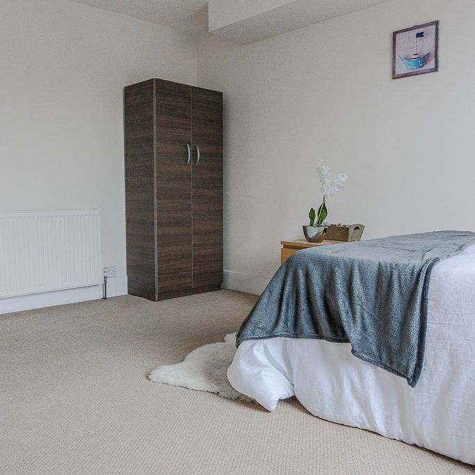 Room in a Shared Flat, London, SW9 - Photo 1