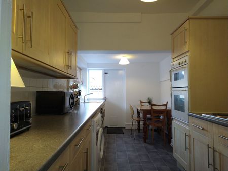 Double Room- Just off Gloucester Road - Photo 2