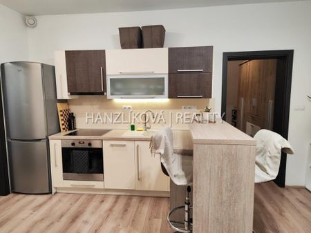Pronájem bytu 2+kk 48 m2 - Fotografie 2
