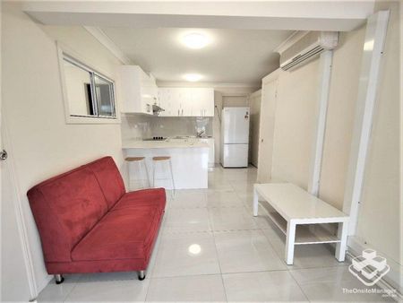 Full Furnished Granny Flat - Photo 3