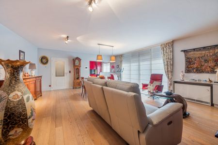 Ruim en comfortabel appartement te huur in Beveren - Photo 2