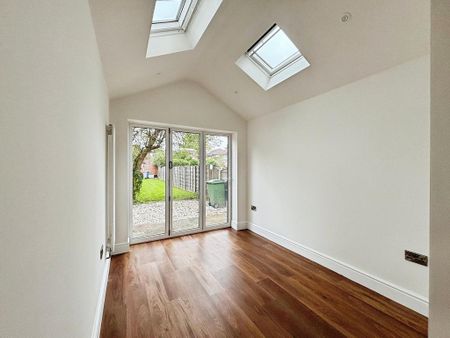 4 bedroom terraced house to rent - Photo 4