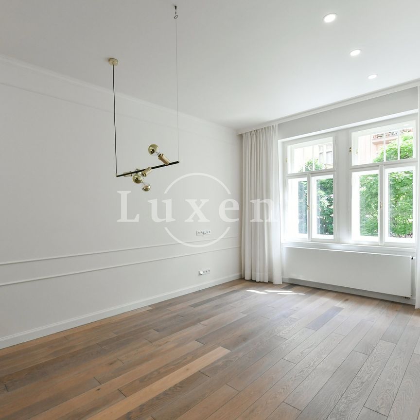 Pronájem bytu 3+kk 92 m², náměstí Jiřího z Poděbrad 1561, Praha - Photo 1
