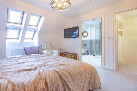 4 bedroom semi-detached house to rent - Photo 3