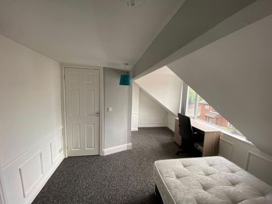 6 bedroom house of multiple occupation to rent - Photo 1