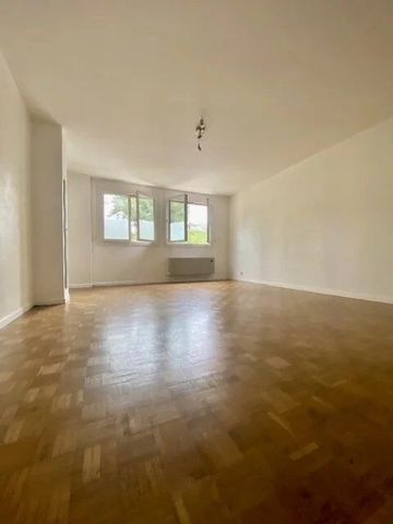 Appartement 1 pièces 41m2 MARSEILLE 9EME 648 euros - Photo 3