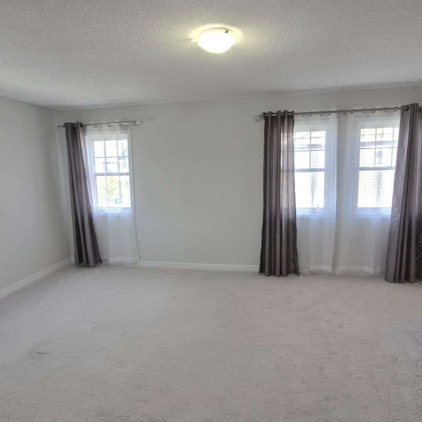 For Lease - 112 Village Gate Drive, Wasaga Beach, Ontario - Photo 1