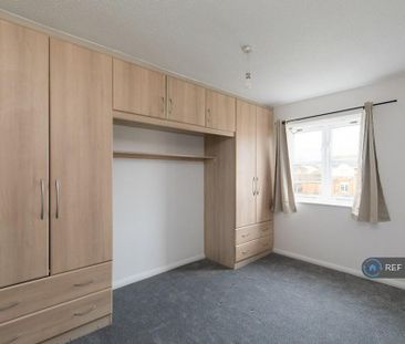 3 bedroom end of terrace house to rent - Photo 4