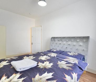 4 bedroom terraced house to rent - Photo 6