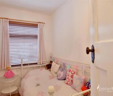 3 bedroom semi-detached house to rent - Photo 3