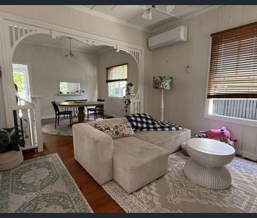 CHARACTER COTTAGE IN THE HEART OF PADDINGTON - Photo 1