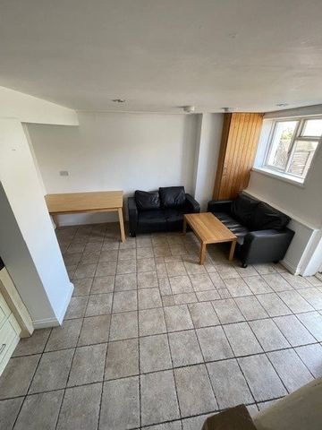 5 Bed Terraced House, Islingword Street, BN2 - Photo 2