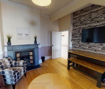 6 bedroom terraced house to rent - Photo 2