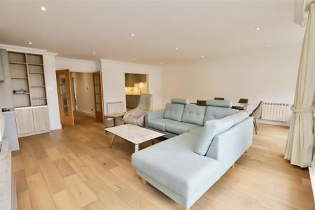2 bedroom apartment to rent - Photo 2