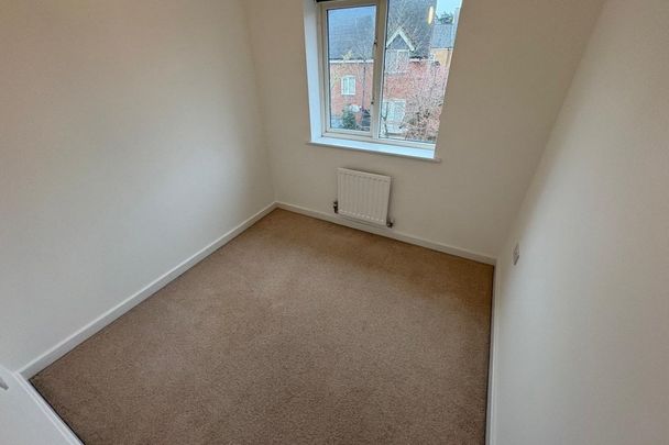 Galileo Close - Photo 1