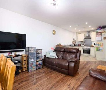 Mayfield Road, Hersham, KT12 - Photo 2