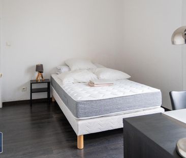 Location Appartement 4 pièces 73m² AVIGNON 84000 - Photo 6