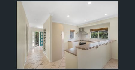 Spacious Family Home in the Heart of Kewarra Beach - Photo 3