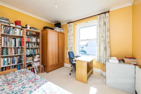 2 bedroom semi-detached house to rent - Photo 4