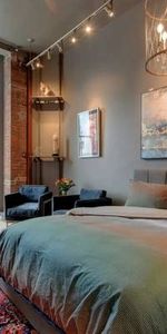 Beautifully Restored Hotel - Central Downtown - Furnished - Photo 4