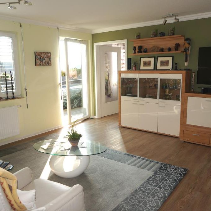 Schöne 3-Zimmer-Wohnung mit großer Dachterrasse in Südlage - Photo 1