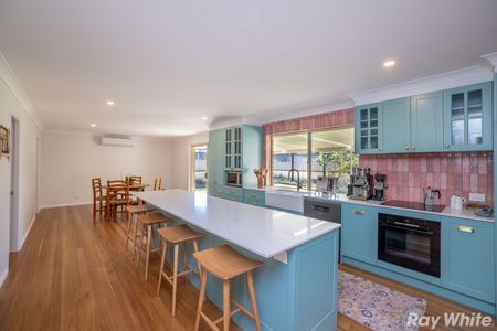 BEAUTIFULLY DESIGNED 3 BEDROOM HOME!! - Photo 5