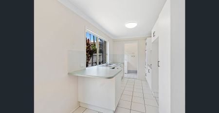 BIG COURTYARD ENERGY IN A BOUTIQUE COMPLEX - Photo 3