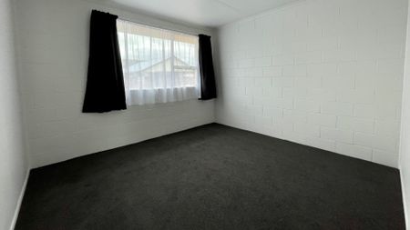 Spacious two bedroom unit - Photo 5