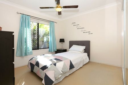 FURNISHED FAMILY HOME WITH POOL AND SOLAR POWER - Photo 3