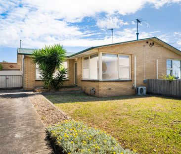 Neat, Comfortable & Conveniently Located - Photo 5