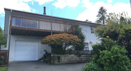 Home and Granny - Photo 4