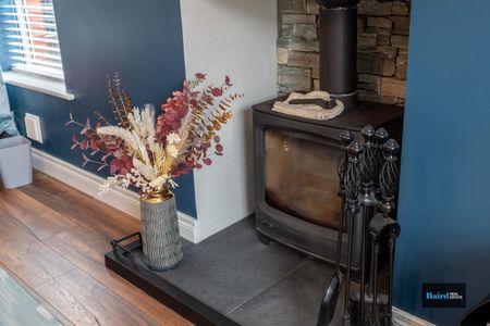 3 Bed Semi-detached House - Photo 2