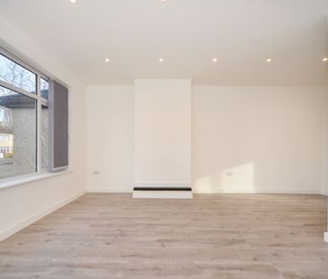 Semi-detached House to rent - Wyncham Avenue, Sidcup, DA15 - Photo 1