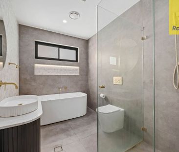 Luxury Family Living in Revesby Heights - $1,400 Per Week - Photo 6