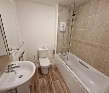 2 bedroom coach house to rent - Photo 6