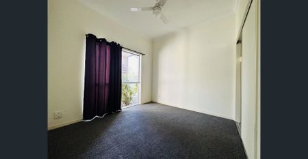 4 BED FAMILY HOME IN COOMERA WATERS! NEW CARPET AND 3 AIRCON! - Photo 5